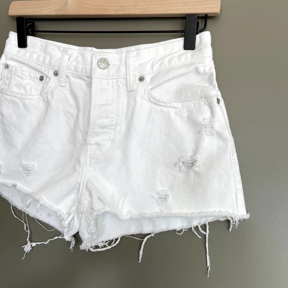Free People Sofia Short White Denim Distressed Cutoff Shorts Size 26 Hi Rise - Picture 12 of 16